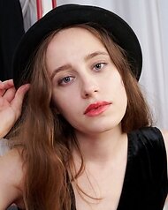 Coldkisa - Finger fun free pics